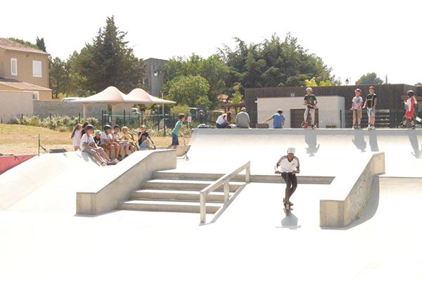 grande-maison-vacances-charleval-skate-park